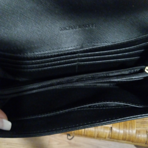 MK BLK LEATHER HOBO BAG W BLK MK LEATHER WALLET **AUTHENTIC** - Picture 5 of 8